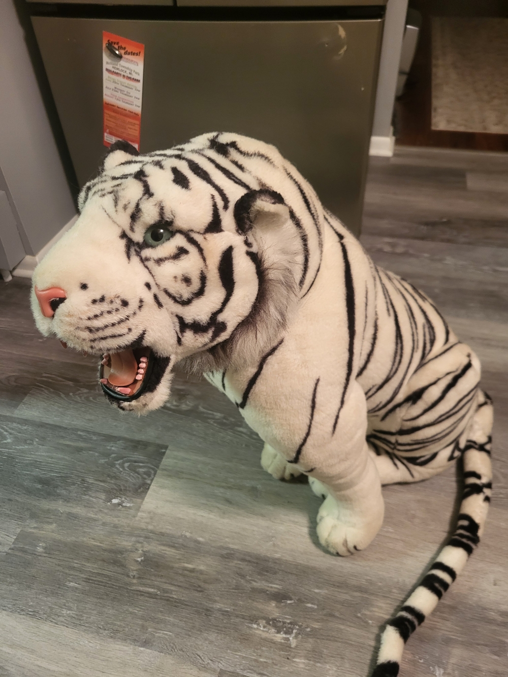 White Bengal Tiger with realistic plastic molded mouth teeth